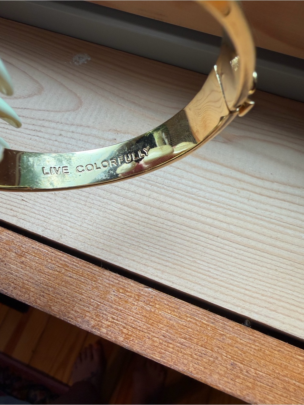 kate spade EUC Gold-Tone Spade Accent Green Enamel Hinge Bangle Bracelet - Picture 3 of 5